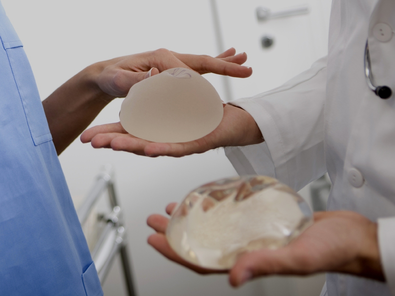 Silikon implantı olan qadınlarda mammoqrafiya aparıla bilərmi?
